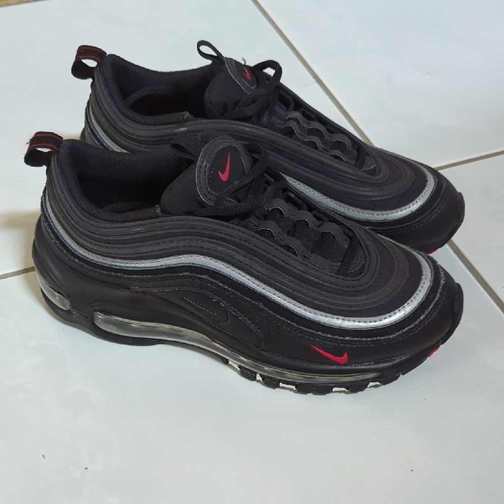 Nike Black and Red Sneakers with Air Max Cushioning